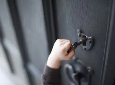 Locksmith Master Shop Louisville, KY 502-378-3642 Locksmith Master Shop Louisville, KY 502-378-3642 - 7-Door-Unlock